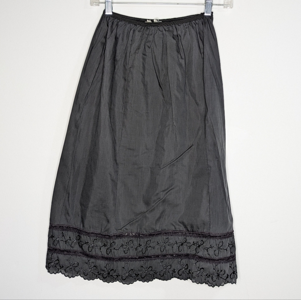 Vintage Carol Brent black embroidered lace skirt slip XS/S